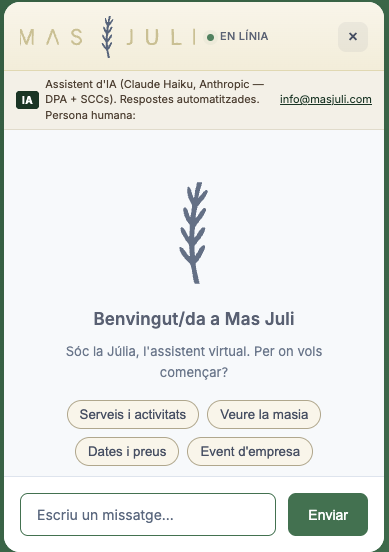 Pantalla de benvinguda del xatbot Julia amb avís de transparència IA (compleix EU AI Act art. 50.1)
